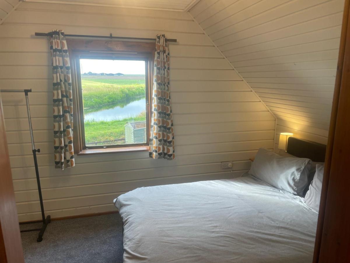Hôtel Luxury Glamping At The Riverside à Skegness Extérieur photo